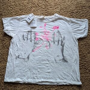 Magnolia Pearl Art of Palm Tee
